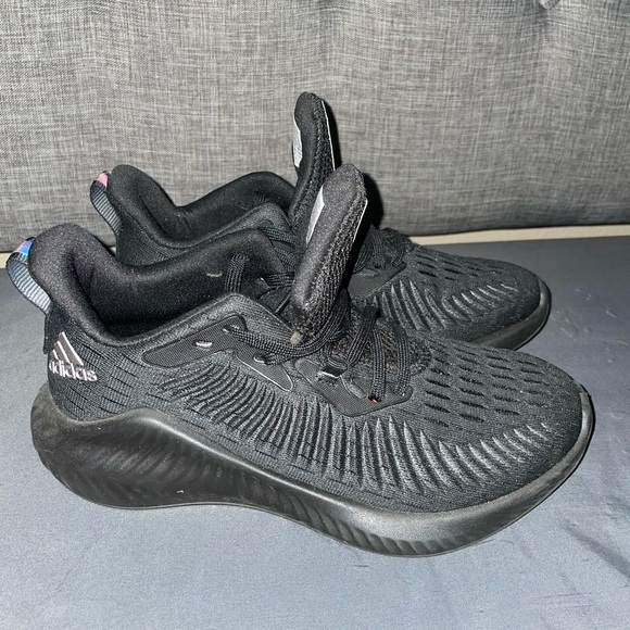 Lightly used in good condition adidas bounce male size 5 shoes - Picture 1 of 5